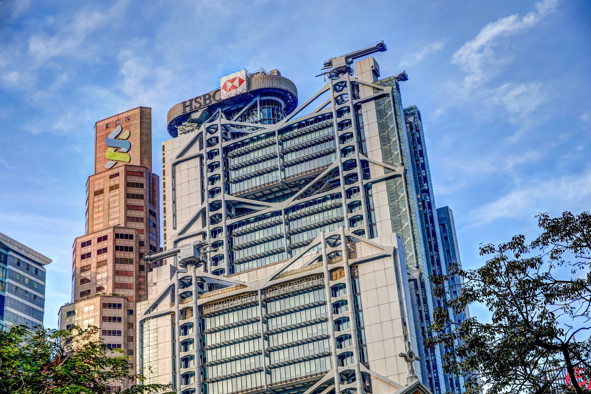 鄭海泉是香港上海滙豐銀行首位華人執行董事，以及香港上海滙豐銀行有限公司首位華人主席。（圖片來源：Shutterstock）