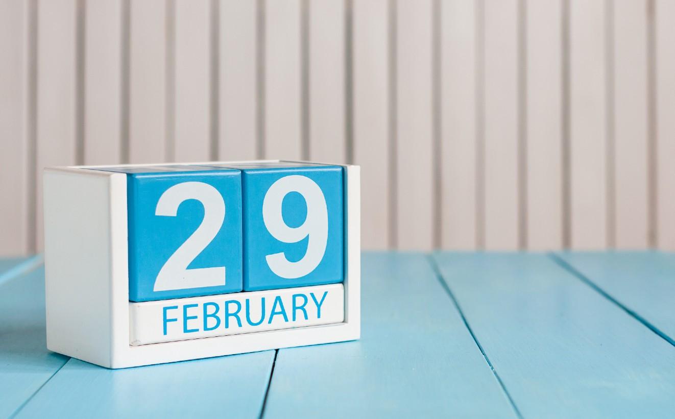 誰發明了2月29日？
